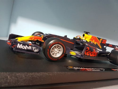 Review picture from customer of Renault Red Bull Racing TAG Heuer RB13 Formula 1 #33 Max Verstappen 1/18 Diecast Model Car by Bburago