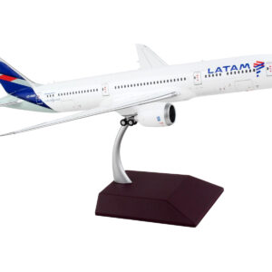 Boeing 787-9 Commercial Aircraft "LATAM Airlines" White with Blue Tail "Gemini 200" Series 1/200 Diecast Model Airplane by GeminiJets by Diecast Mania